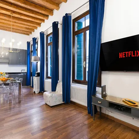 Blue Venetian House 베니스