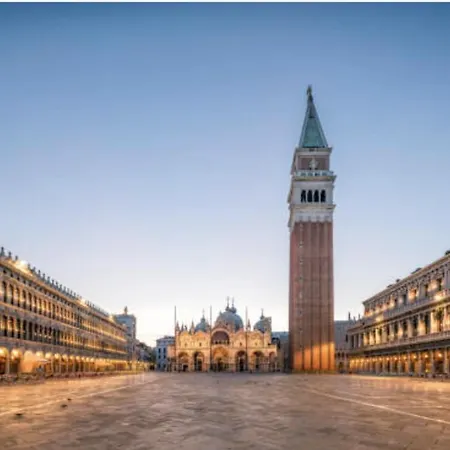 شقة Blue Venetian House