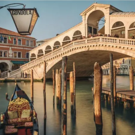 Apartment Blue Venetian House *