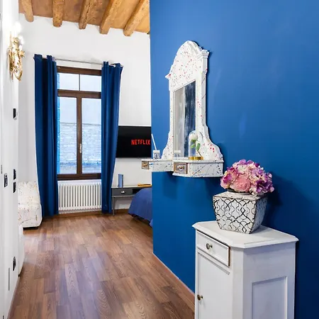 アパート Blue Venetian House