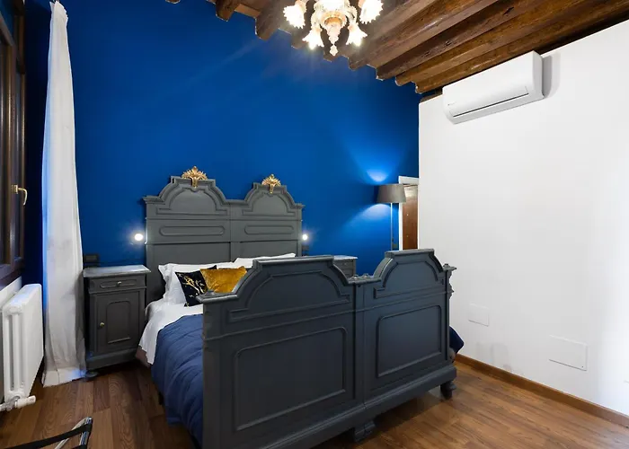 Апартаменты Blue Venetian House